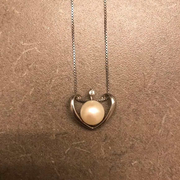 Silver heart pearl necklace with a diamond - Picture 5 of 5